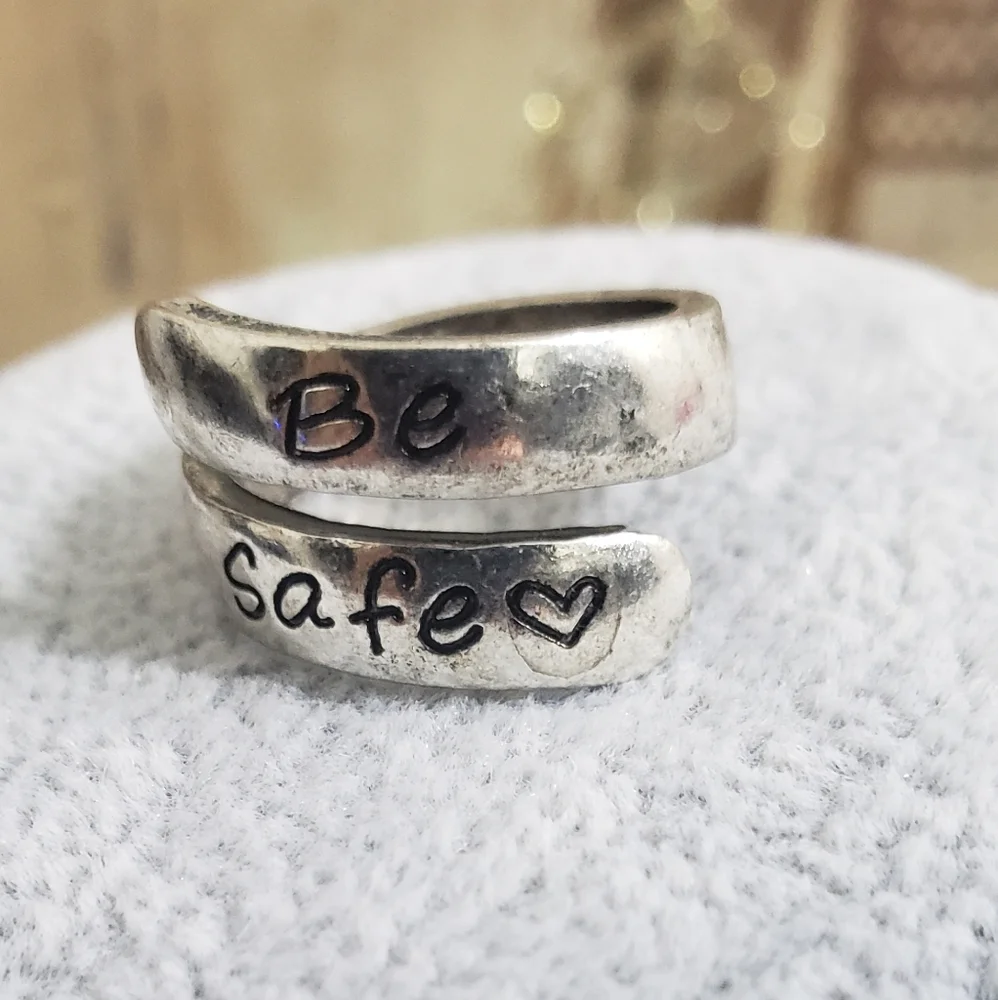 Retro Letter Ring - Picture 1 of 4